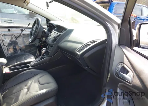 2016 Ford Focus Se z USA, uszkodzony, nr VIN 1FADP3K21GL407269